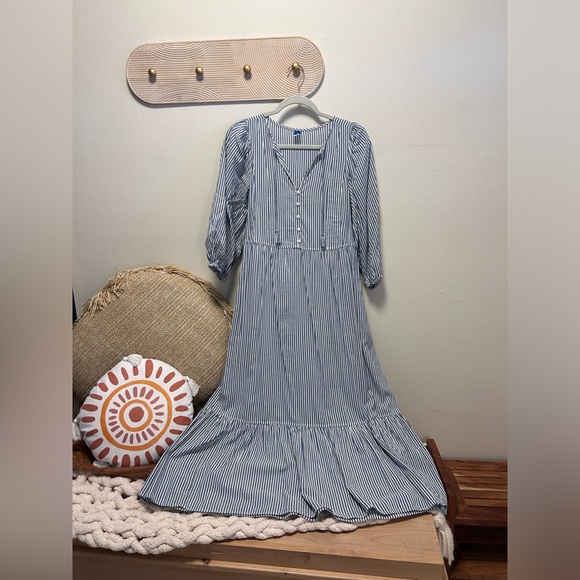 Old Navy Dresses & Skirts - Blue and White stripped dress💙🤍